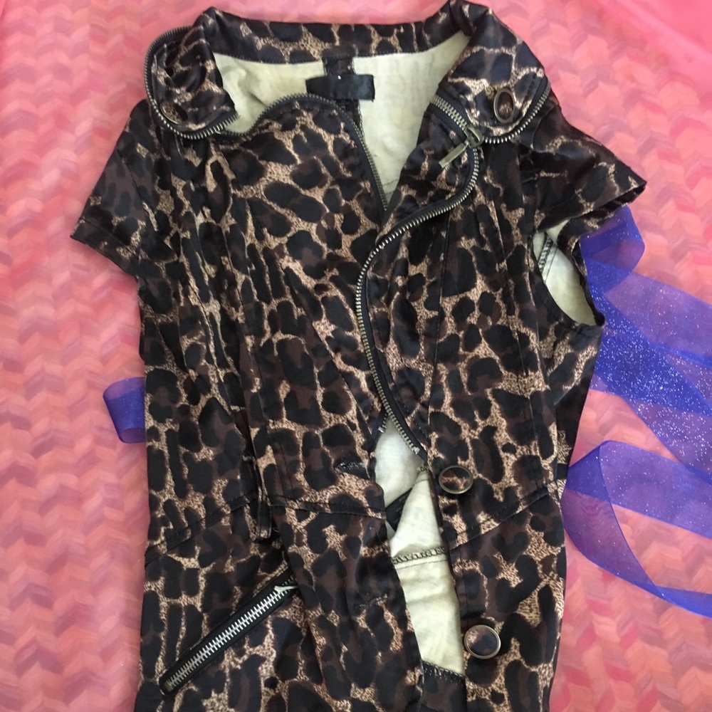 Leopard print jacket with zippers